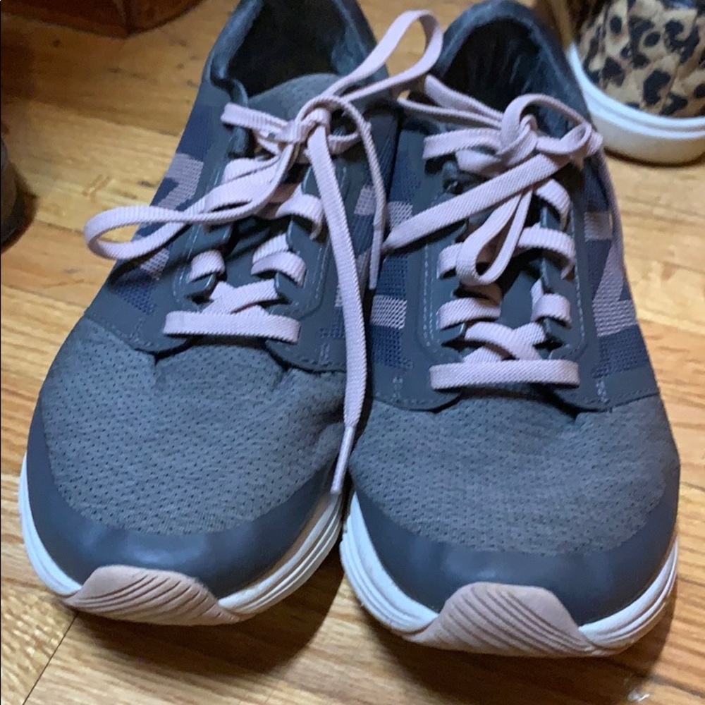 New Balances - Picture 2 of 2